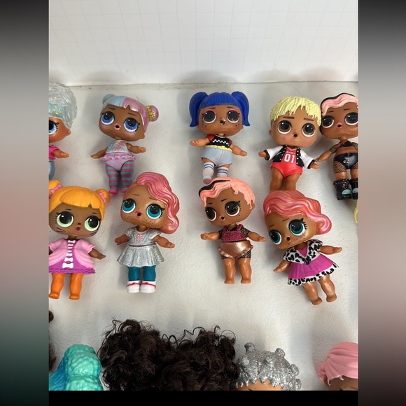 Lot 2088 ❤️ LOL Surprise dolls and accessories 48 total in lot - Picture 8 of 11
